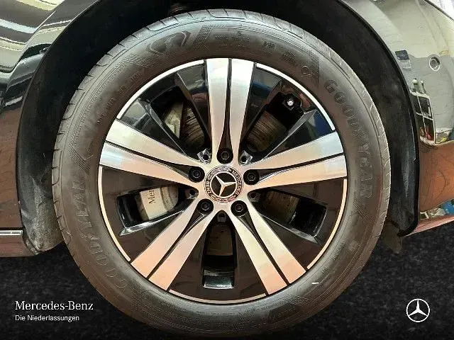 Gebraucht Mercedes C300e 313 PS (230 kW) 2023