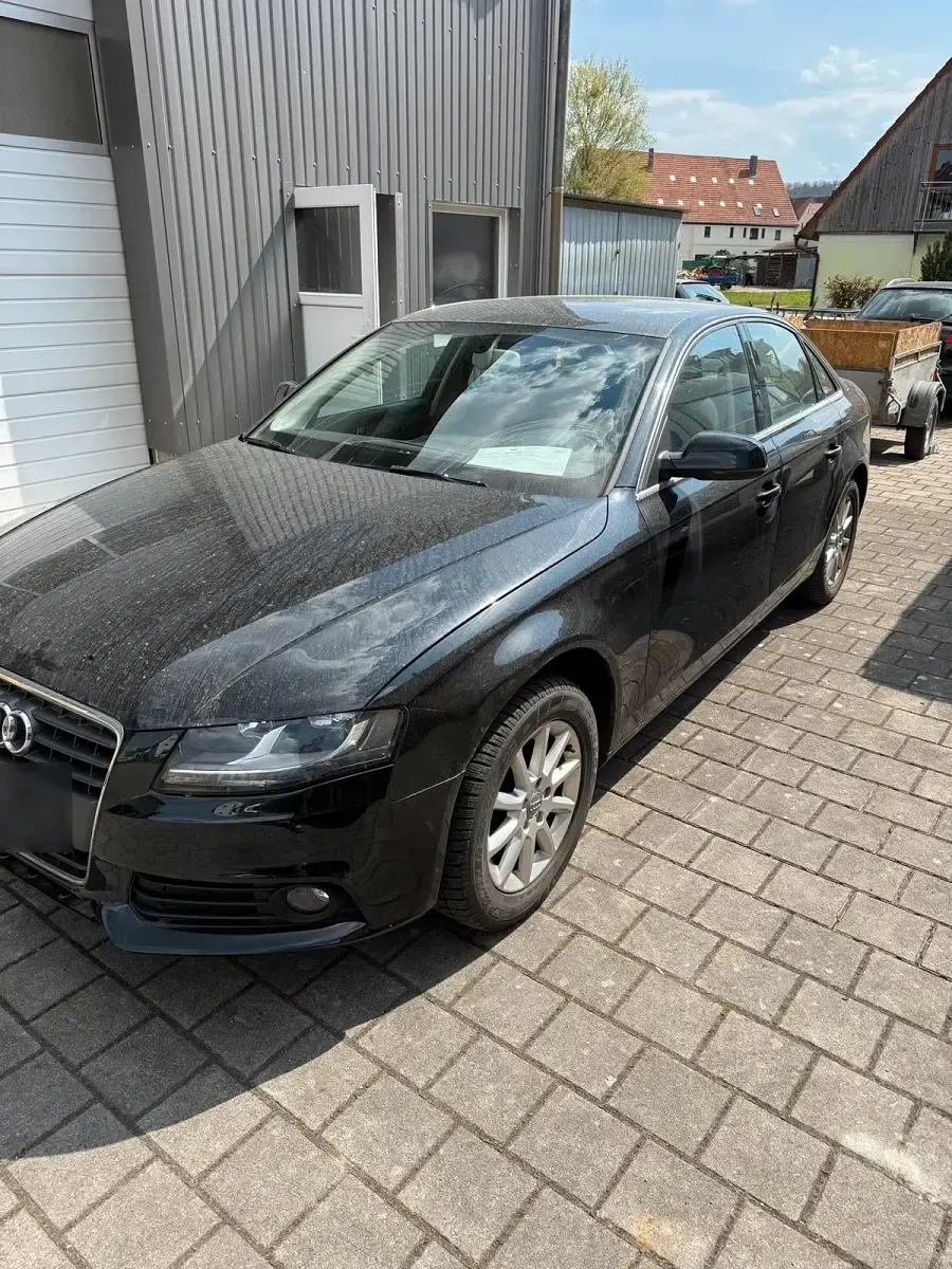Gebraucht Audi A4 120 PS (88 kW) 2011 Schwarz Limousine