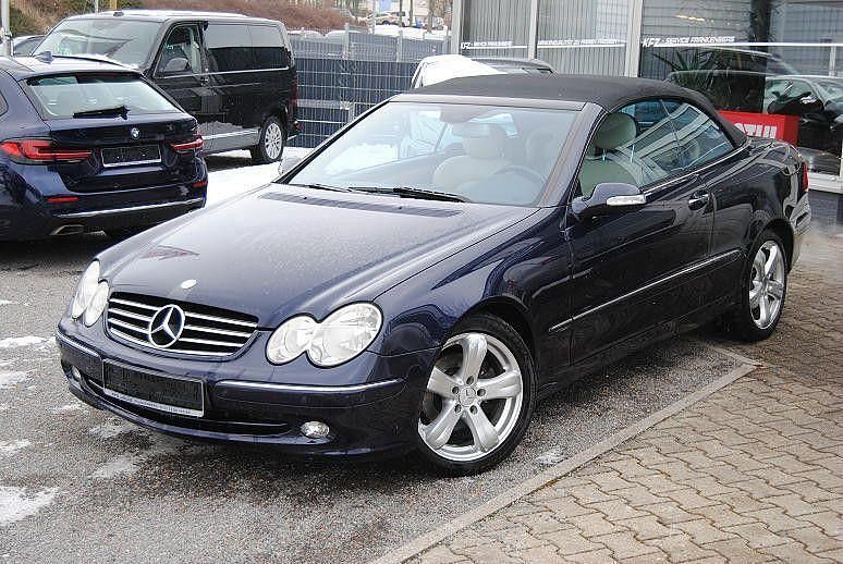 Blau Gebraucht 2003 Mercedes CLK200 Avantgarde Cabrio | 5.990 € (Fairer Preis) - Bild 1/4