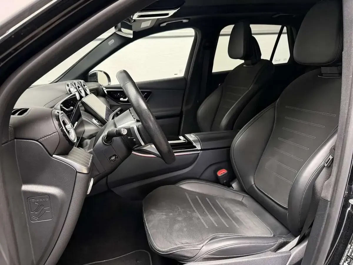 Gebraucht Mercedes GLC220 AMG 220 PS (161 kW) 2024 Obsidianschwarz SUV