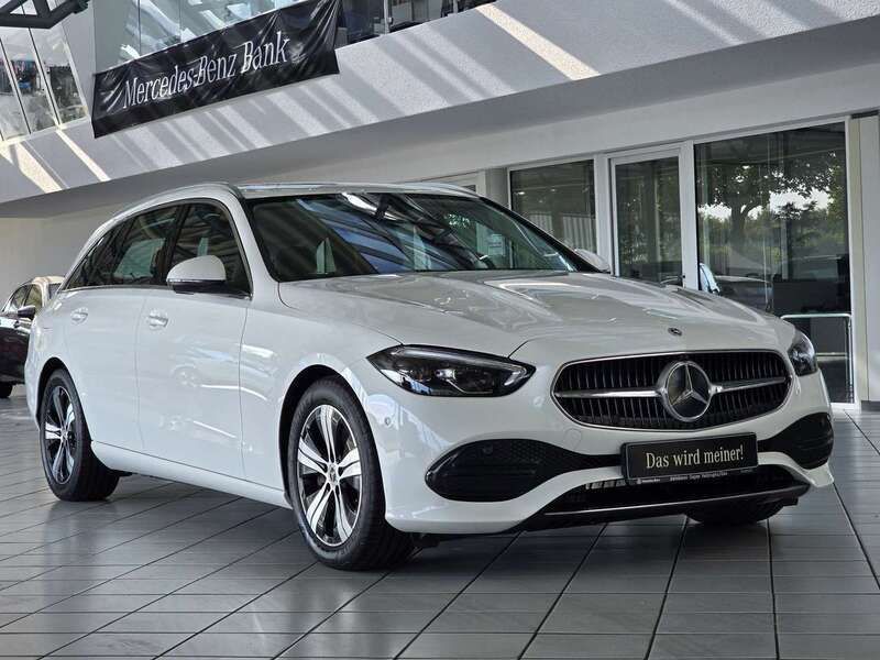 Polarweiß Gebraucht 2023 Mercedes C200 Avantgarde Kombi | 37.490 € (Fairer Preis) - Bild 1/4
