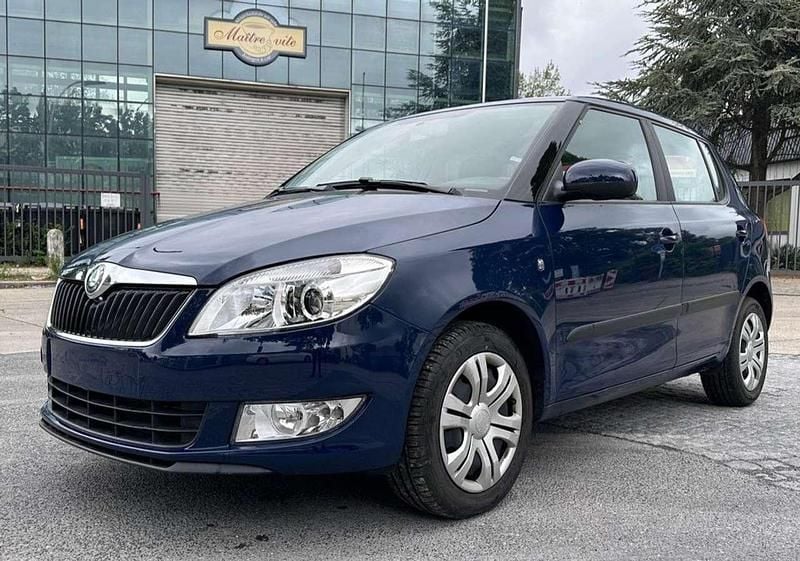 Blau Gebraucht 2011 Skoda Fabia Ambiente Kleinwagen | 6.599 € (Fairer Preis) - Bild 1/4