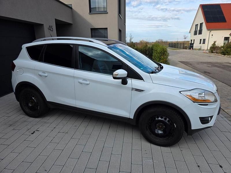 Gebraucht Ford Kuga 136 PS (100 kW) 2010 Weiß SUV