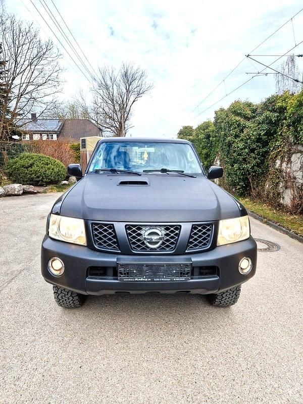Gebraucht Nissan Patrol XE 200 PS (147 kW) 2008 Schwarz SUV