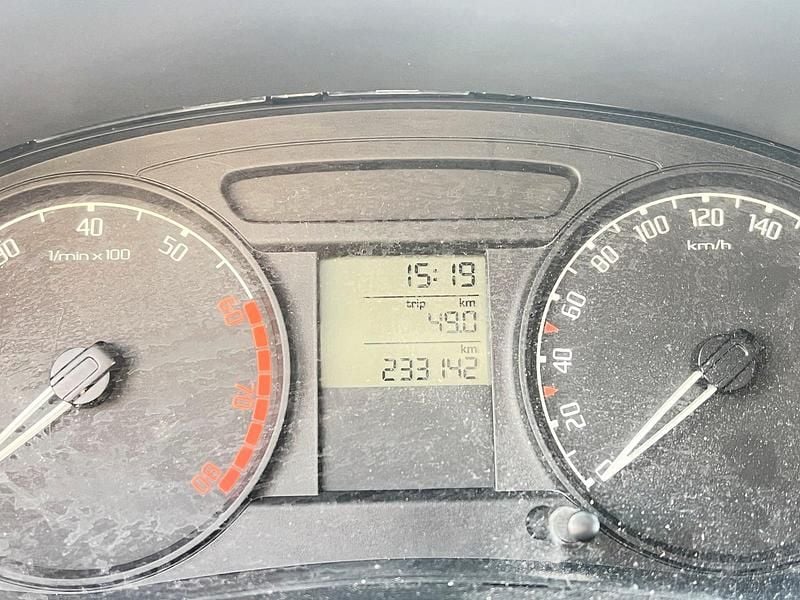 Gebraucht Skoda Roomster 70 PS (51 kW) 2009 Blau Van / Kleinbus