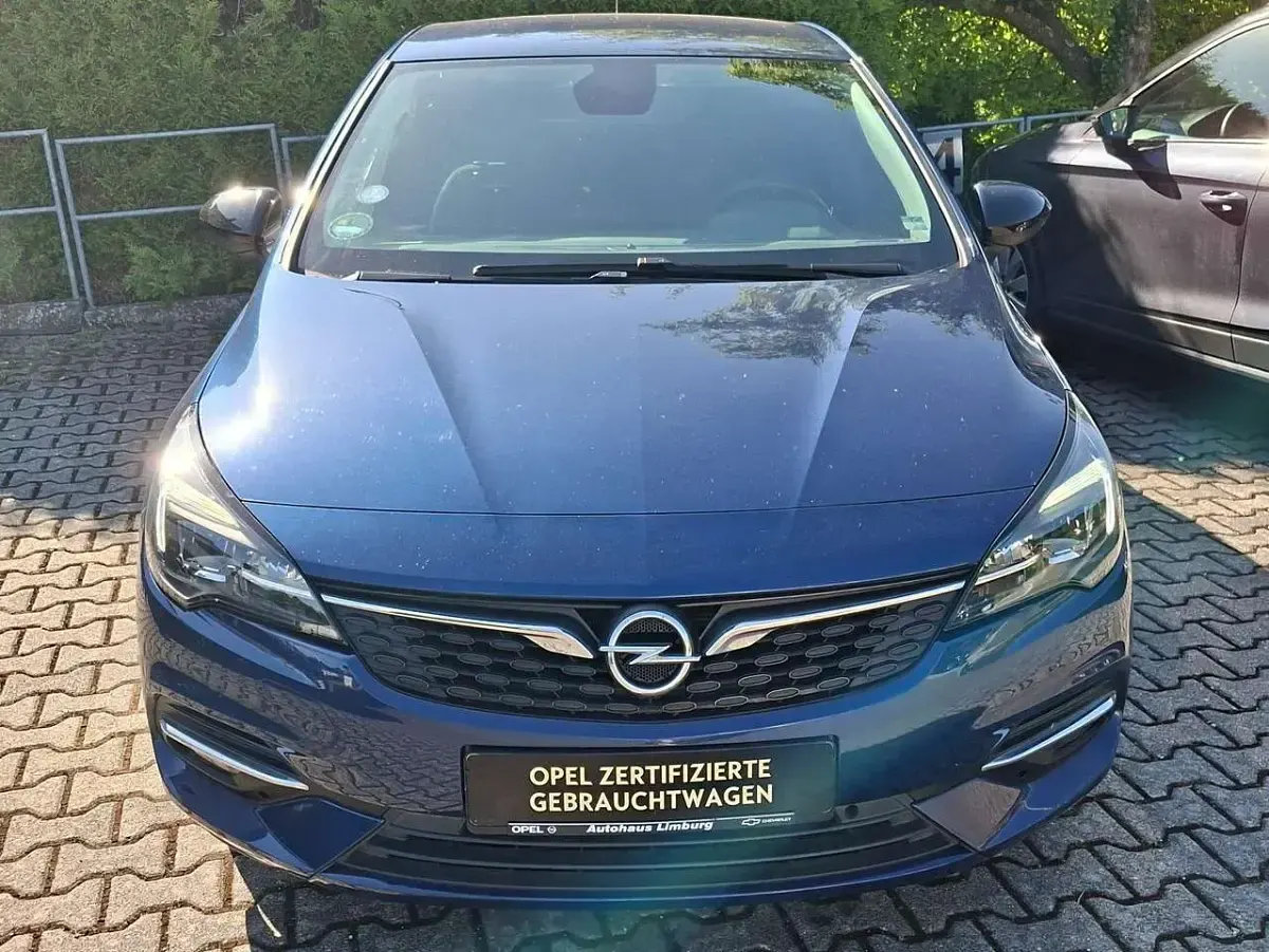 Używany Opel Astra Edition+ 110 KM (80 kW) 2021 Niebieski Sedan/Limuzyna
