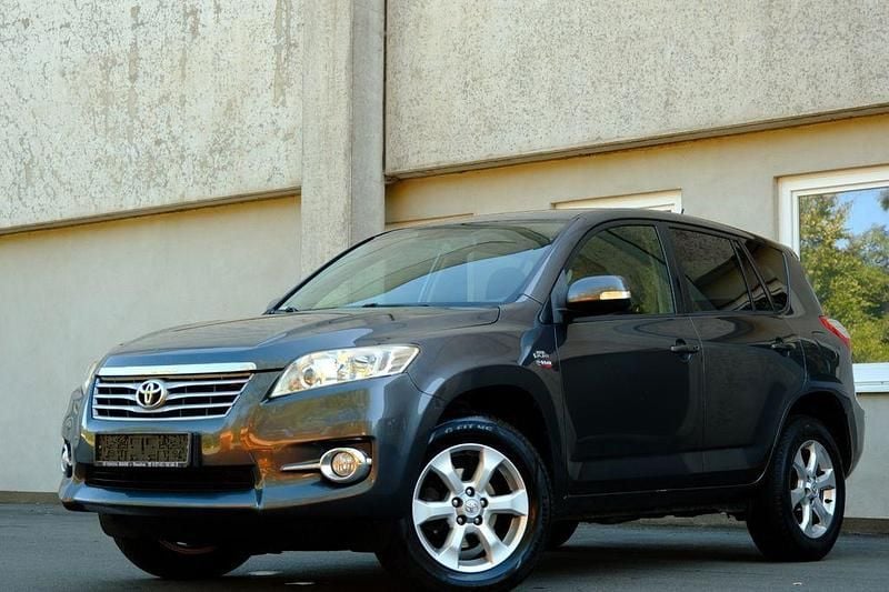 Grau Gebraucht 2011 Toyota RAV4 Life SUV | 7.450 € (Superpreis) - Bild 1/4