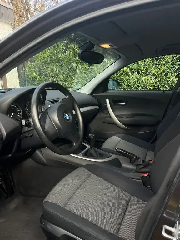 Gebraucht BMW 116 122 PS (89 kW) 2005 Grau Kleinwagen