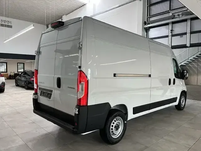Nowe Citroën Jumper 179 KM (131 kW) 2026 Biały Minivan