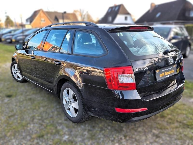 Gebraucht Skoda Octavia Ambition 105 PS (77 kW) 2014 Schwarz Kleinwagen