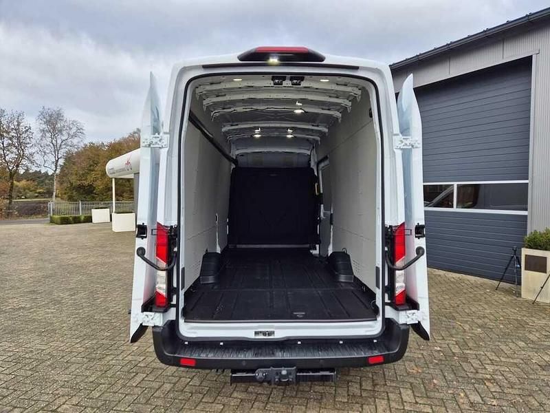 Gebraucht Ford Transit Trend 131 PS (96 kW) 2024 Weiß Van / Kleinbus