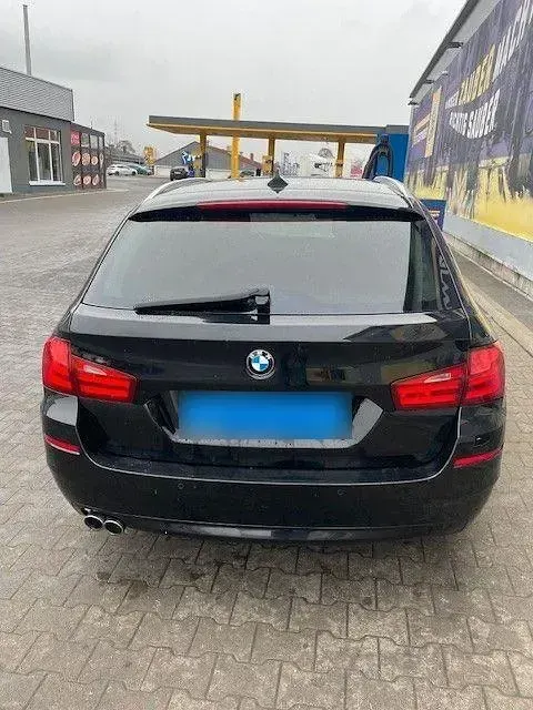 Gebraucht BMW 520 184 PS (135 kW) 2012 Schwarz Kombi