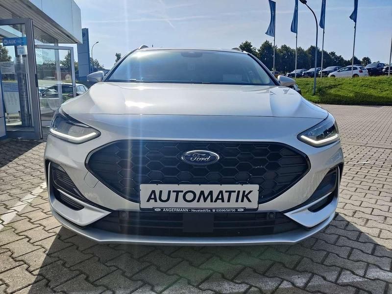 Gebraucht Ford Focus ST-Line X 155 PS (114 kW) 2024 Polarsilber metallic Kombi