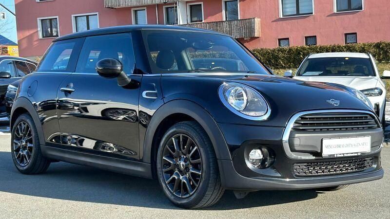 Gebraucht Mini ONE Pepper 102 PS (75 kW) 2019 Midnight black metallic Kleinwagen