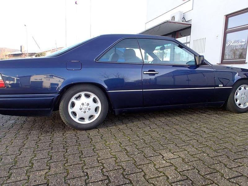 Second-hand Mercedes E320 220 CP (161 kW) 1995 Albastru Coupe