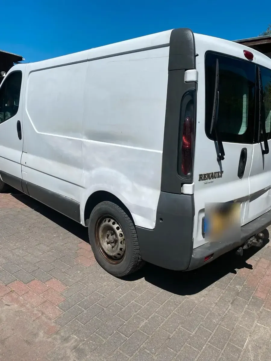 Gebraucht Renault Trafic 80 PS (58 kW) 2004 Weiß Van / Kleinbus