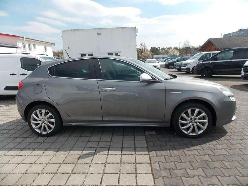 Gebraucht Alfa Romeo Giulietta Turismo 170 PS (125 kW) 2014 Grau Kleinwagen