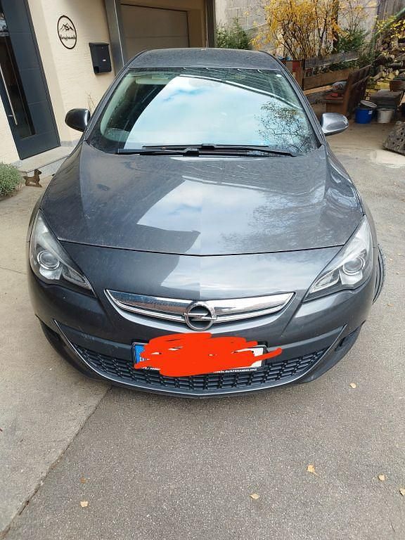 Grau Gebraucht 2011 Opel Astra GTC Edition Coupé | 6.990 € (Teuer) - Bild 1/4