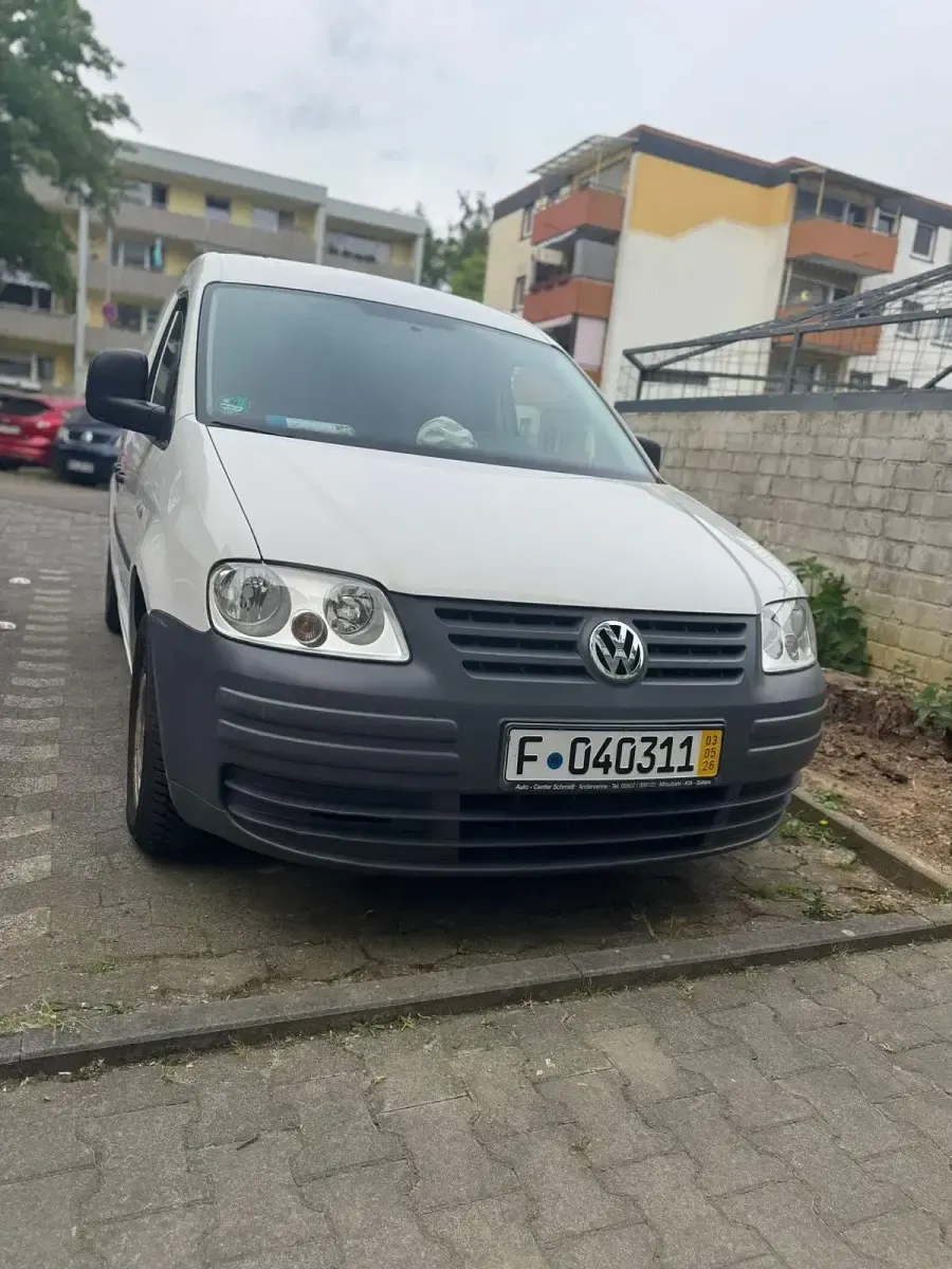 Używany VW Caddy 71 KM (52 kW) 2010 Biały Minivan