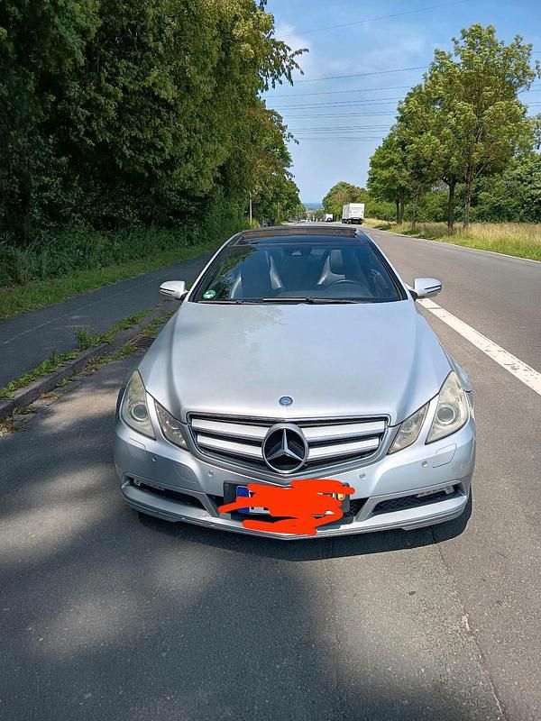 Silber Gebraucht 2009 Mercedes 350 Coupé | 7.500 € (Etwas zu teuer) - Bild 1/4