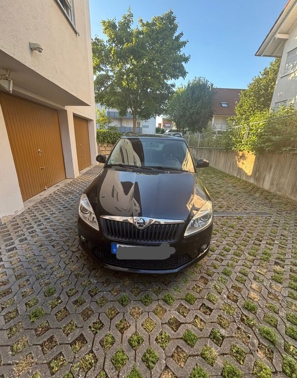 Schwarz Gebraucht 2014 Skoda Fabia Ambition Kombi | 6.000 € (Fairer Preis) - Bild 1/4