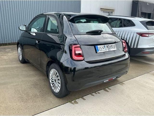 Gebraucht Fiat 500e Action 69 kW (95 PS) 2023 Onyx schwarz) (schwarz Kleinwagen