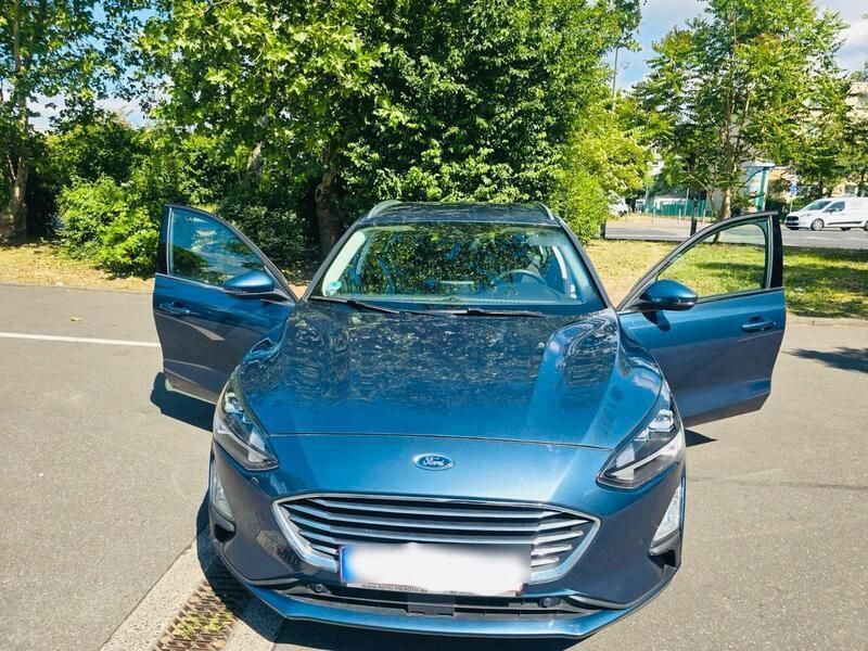 Blau Gebraucht 2020 Ford Focus Kombi | 16.400 € (Fairer Preis) - Bild 1/4
