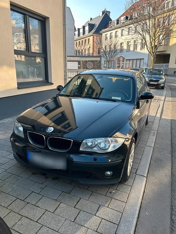 Schwarz Gebraucht 2004 BMW 118 Kleinwagen | 2.950 € (Fairer Preis) - Bild 1/4