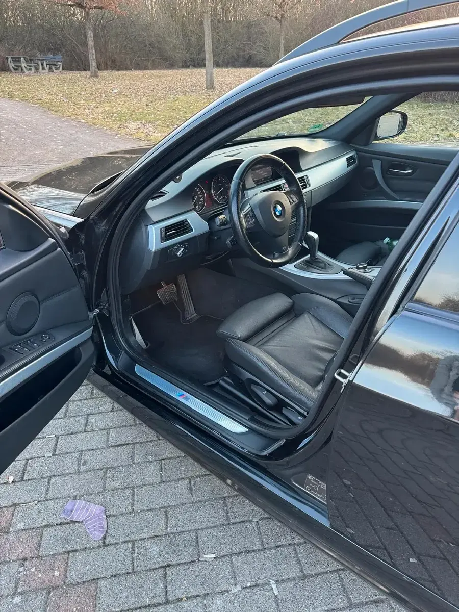 Gebraucht BMW 325 218 PS (160 kW) 2009 Schwarz Kombi