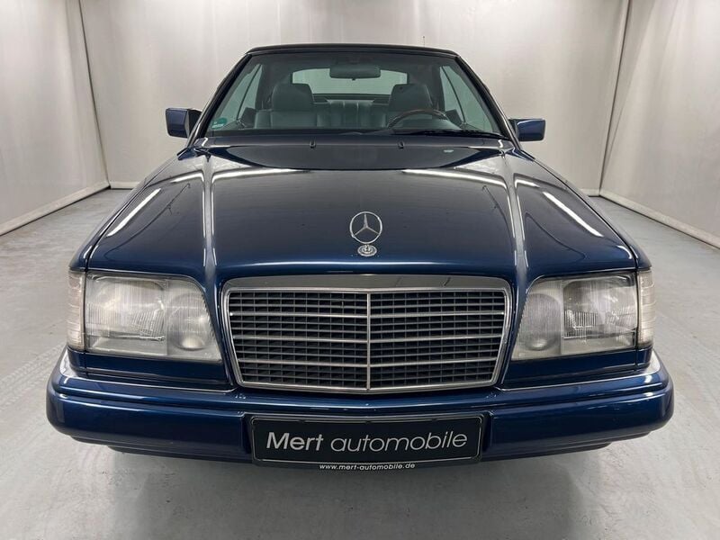 Brugt Mercedes E220 AMG 150 HK (110 kW) 1996 Blå Cabriolet