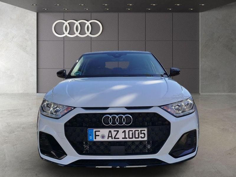 Gebraucht Audi A1 Ambiente 116 PS (85 kW) 2025 Gletscherweiß metallic Kleinwagen