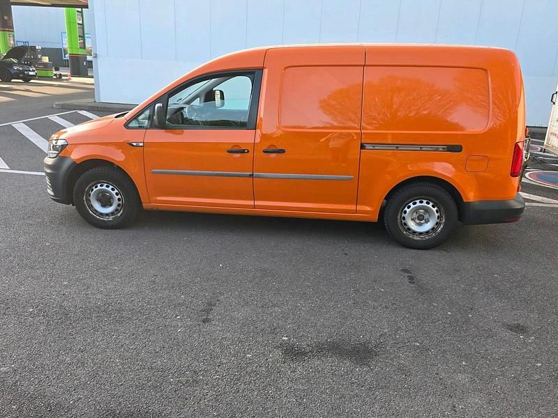 Gebraucht VW Caddy Maxi 102 PS (75 kW) 2017 Orange Van / Kleinbus