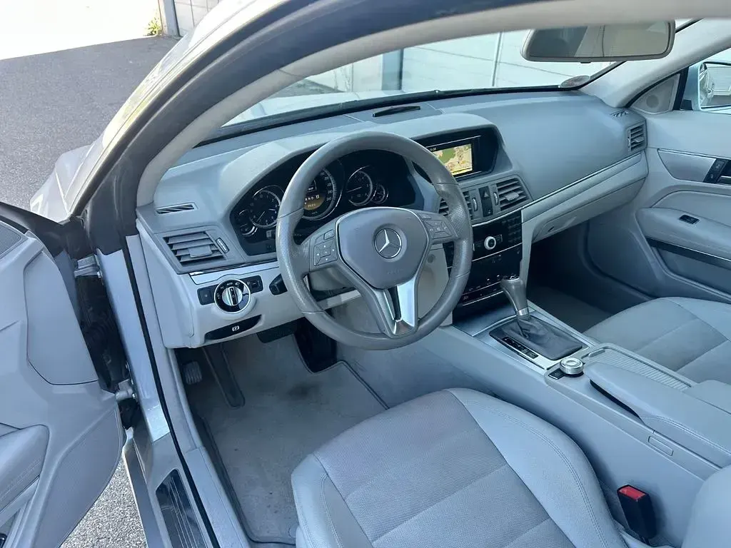 Gebraucht Mercedes E250 Avantgarde 204 PS (150 kW) 2011 Silber Coupé