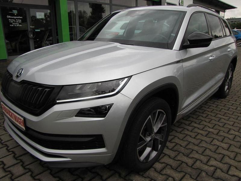 Silber Gebraucht 2021 Skoda Kodiaq SportLine SUV | 29.990 € (Guter Preis) - Bild 1/4