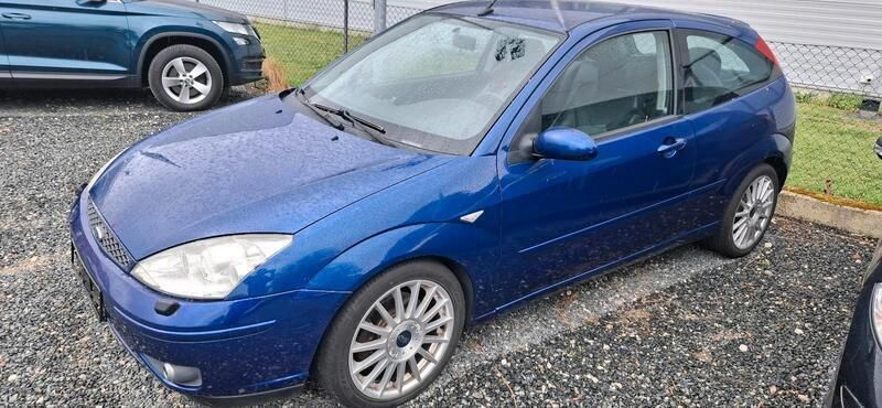 Blau Gebraucht 2002 Ford Focus ST Kleinwagen | 1.350 € (Superpreis) - Bild 1/4