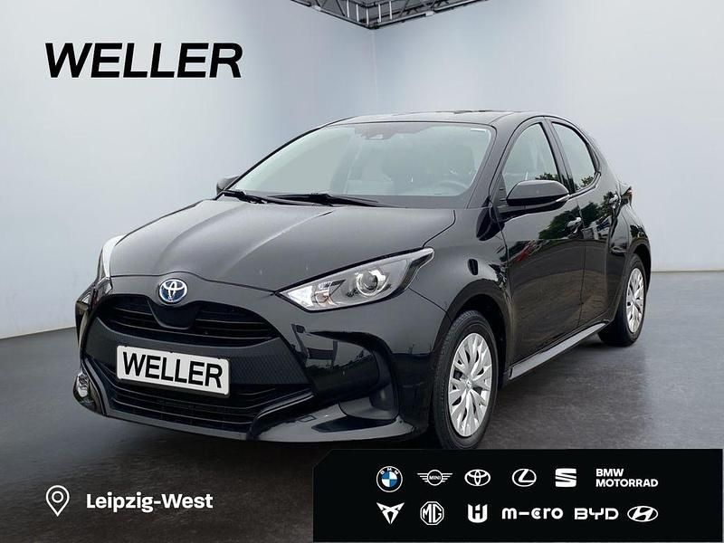 Schwarz Gebraucht 2022 Toyota Yaris Hybrid Business Edition Limousine | 17.990 € (Fairer Preis) - Bild 1/3