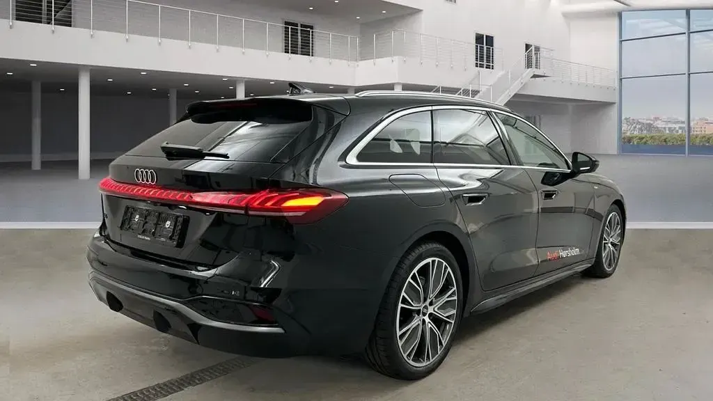 Gebraucht Audi A5 S-line plus 204 PS (150 kW) 2025 Schwarzkeine angabe Kombi