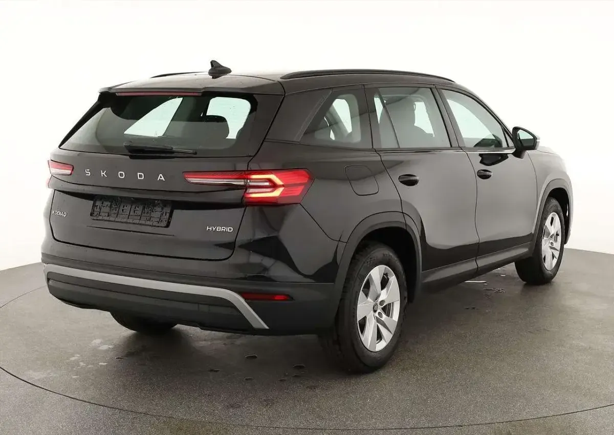 Neu Skoda Kodiaq Selection 150 PS (110 kW) 2026 Black magic perleffekt SUV