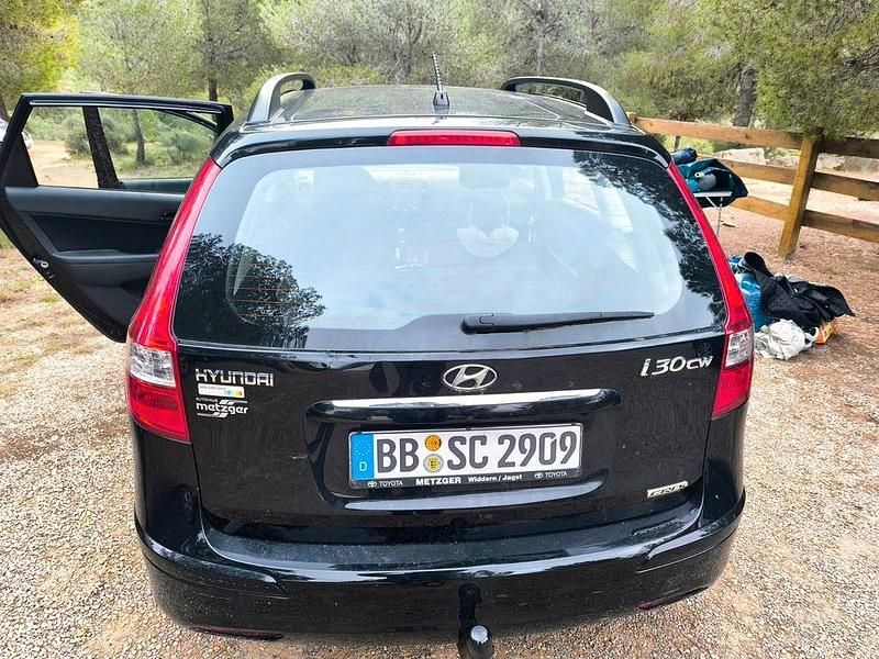 Gebraucht Hyundai i30 90 PS (66 kW) 2012 Schwarz Kombi