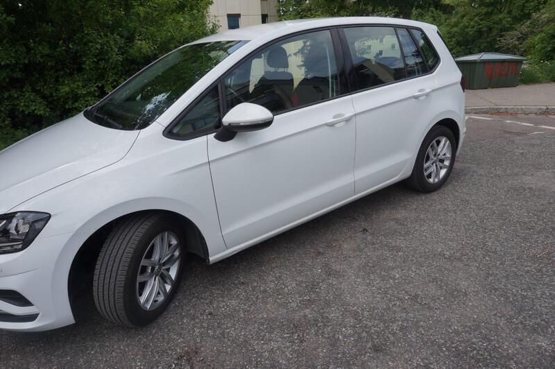 Weiß Gebraucht 2020 VW Golf Sportsvan Van / Kleinbus | 13.300 € (Fairer Preis) - Bild 1/4