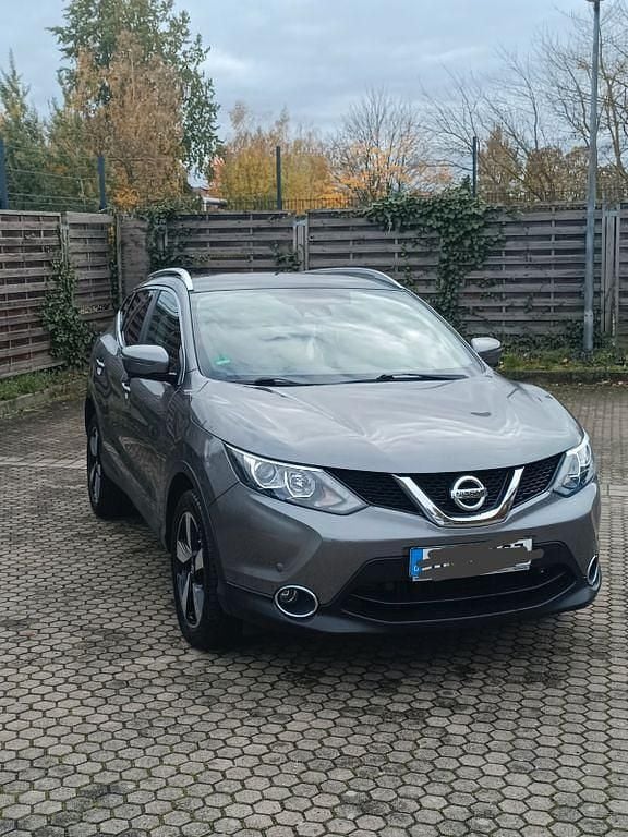 Grau Gebraucht 2015 Nissan Qashqai 360º SUV | 12.500 € (Guter Preis) - Bild 1/4