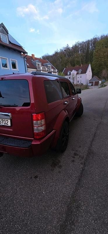 Second-hand Dodge Nitro 177 CP (130 kW) 2007 Roșu SUV