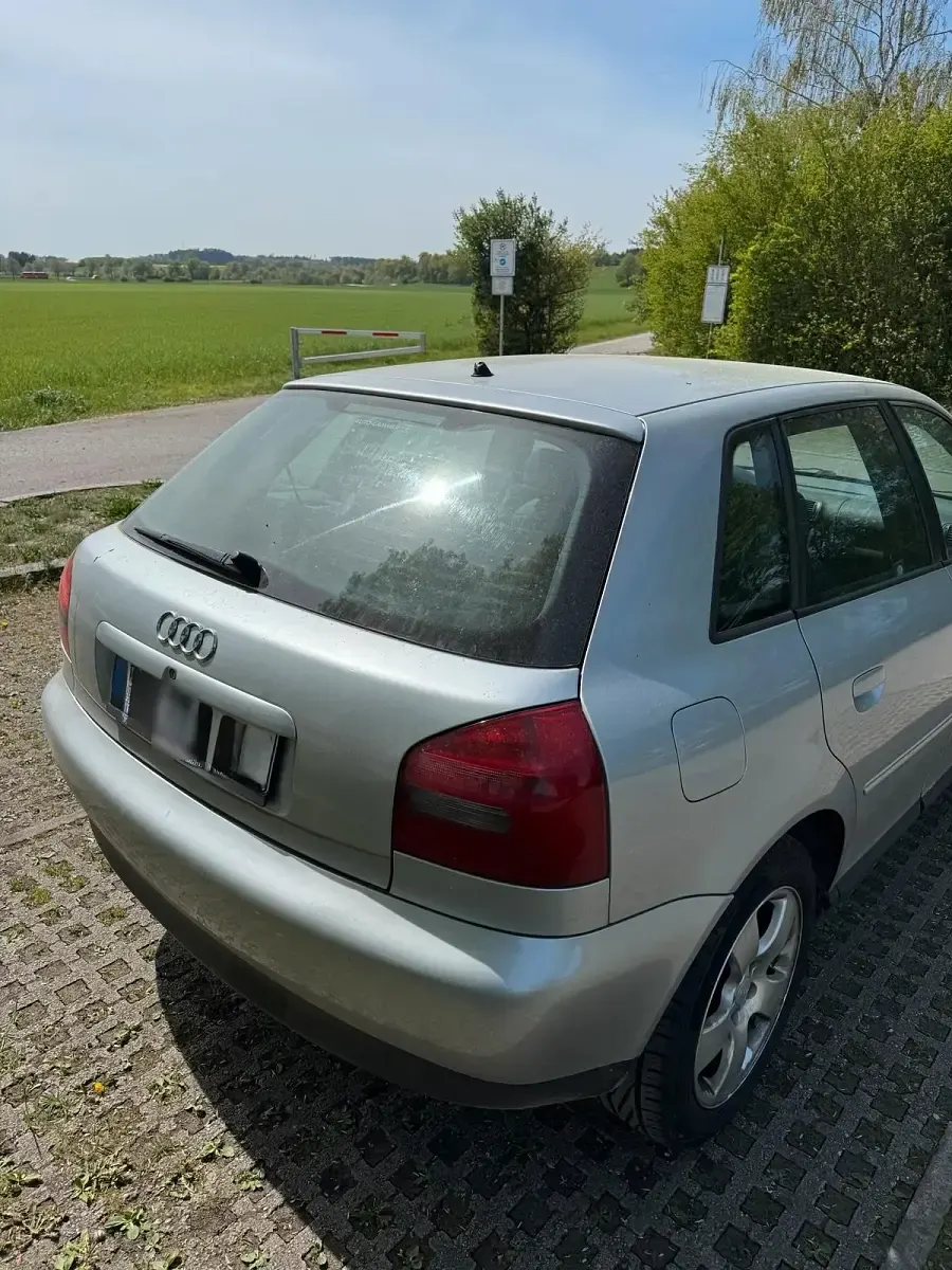 Używany Audi A3 103 KM (75 kW) 1999 Srebrny Hatchback