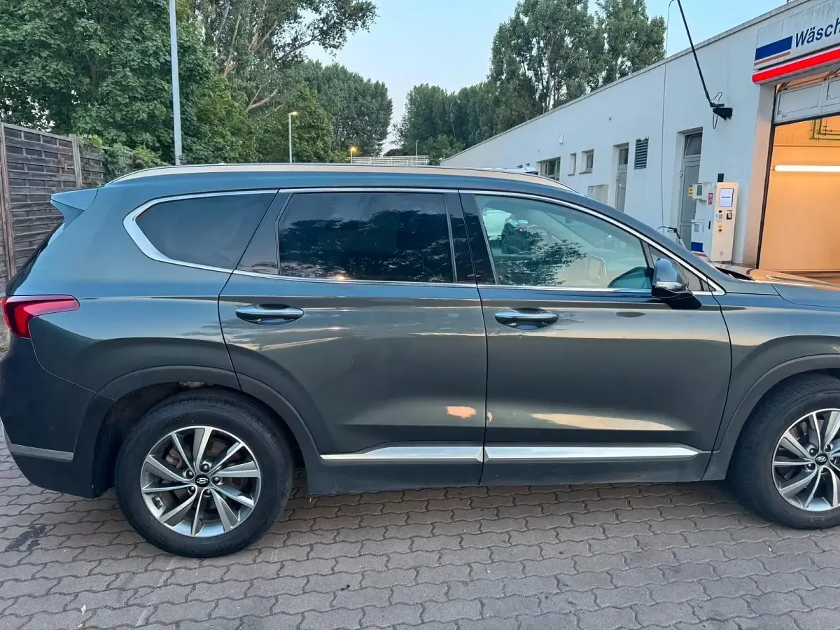 Gebraucht Hyundai Santa Fe 200 PS (147 kW) 2020 Schwarz SUV