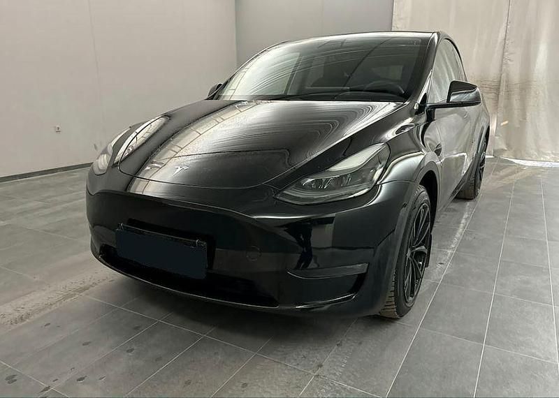 Gebraucht Tesla Model Y 378 kW (514 PS) 2023 Sonderlackierung schwarz SUV