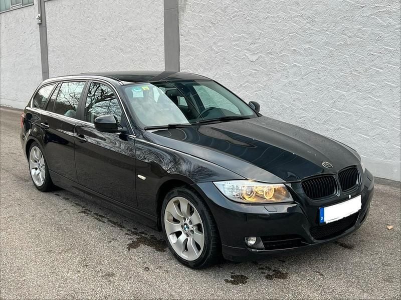 Gebraucht BMW 325 204 PS (150 kW) 2011 Schwarz Kombi