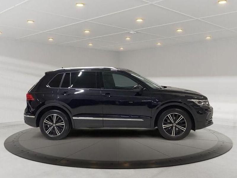 Gebraucht VW Tiguan Active 150 PS (110 kW) 2021 Schwarz SUV