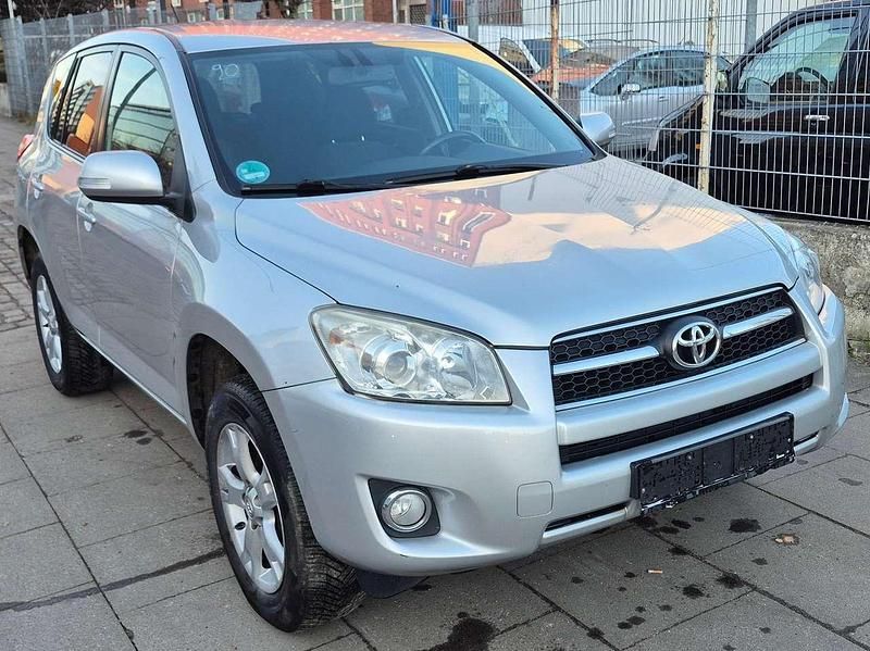 Silber Gebraucht 2009 Toyota RAV4 Sol SUV | 6.350 € (Fairer Preis) - Bild 1/4