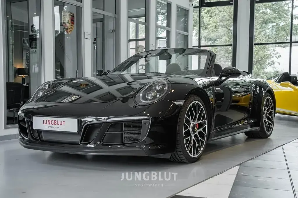 Begagnad Porsche 991 450 HK (330 kW) 2017 Svart Cab