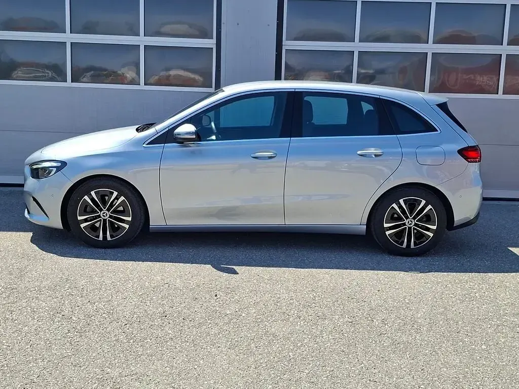 Gebraucht Mercedes B180 Progressive 136 PS (100 kW) 2025 Silber Kleinwagen